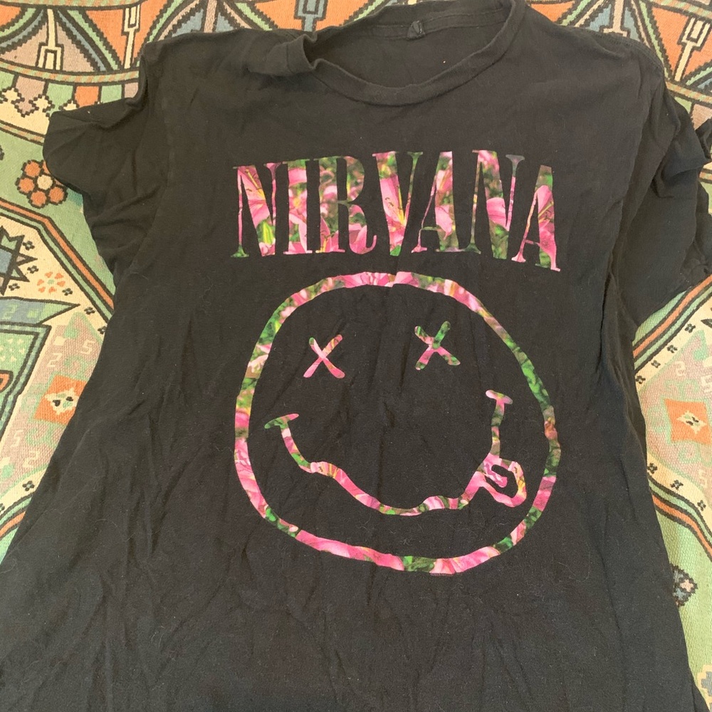 Nirvana rose tee